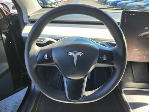 Used 2022 Tesla Model Y Long Range image 26