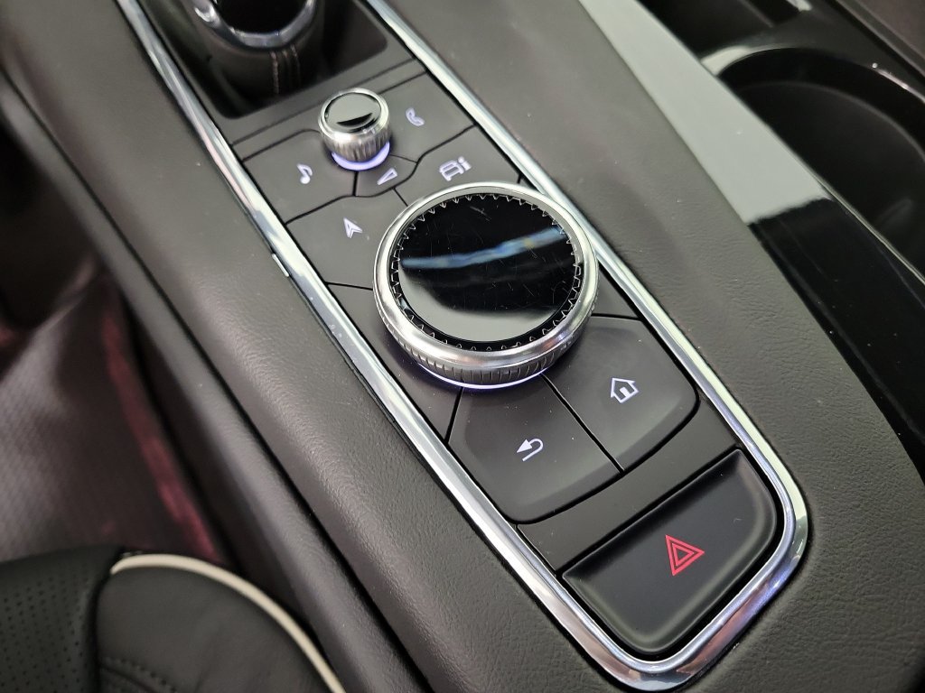 Used 2023 Cadillac Escalade Sport w/ LPO, ONYX Package RWD image 29
