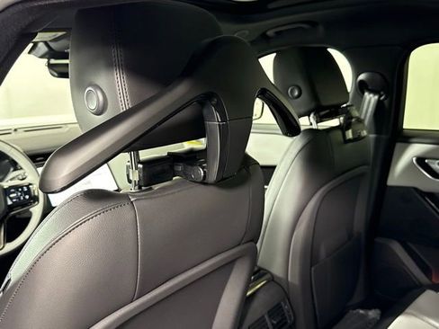 New 2026 Land Rover Range Rover Velar Dynamic SE image 21