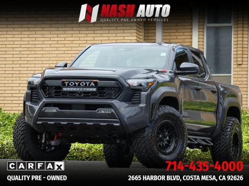 Used 2025 Toyota Tacoma TRD Off-Road image 2