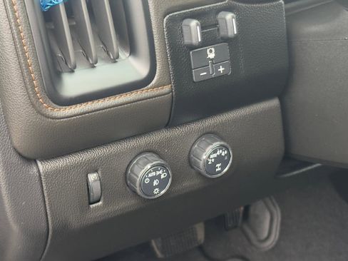 Used 2022 GMC Canyon AT4 w/ Driver Alert Package image 11