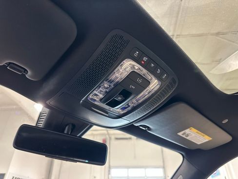 Used 2021 Mercedes-Benz GLB 250 w/ Premium Package image 37