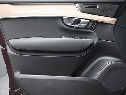 New 2026 Volvo XC90 B6 Plus w/ Protection Package Premier image 25