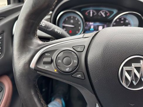 Used 2018 Buick Envision Essence FWD image 18