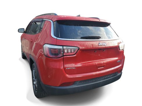 Used 2019 Jeep Compass Latitude FWD image 3