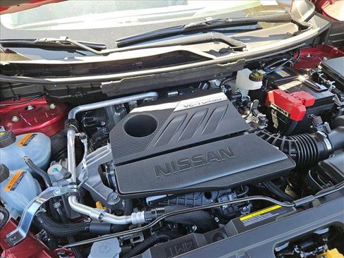 Used 2025 Nissan Rogue SV w/ SV Premium Package image 16