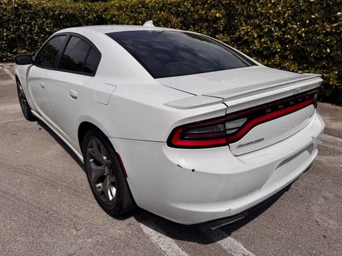 Used 2015 Dodge Charger SXT RWD image 5