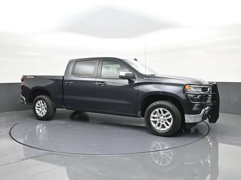 Used 2023 Chevrolet Silverado 1500 LT AWD/4WD image 17