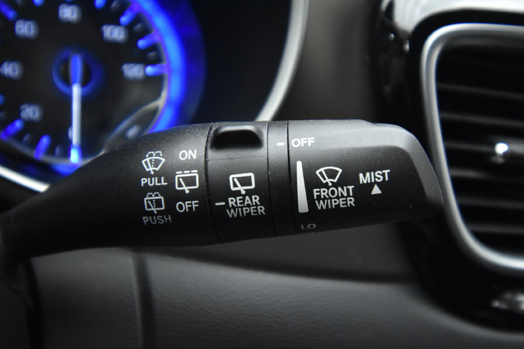 Used 2023 Chrysler Voyager LX FWD image 30