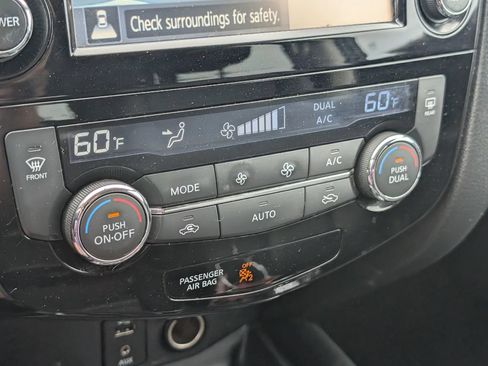 Used 2016 Nissan Rogue SL AWD/4WD image 22