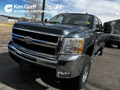 Used 2009 Chevrolet Silverado 2500 LT w/ Exterior Plus Package image 1