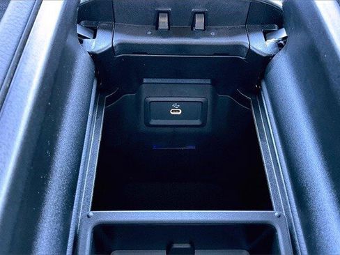 Certified 2025 Mercedes-Benz GLC 300 4MATIC image 19