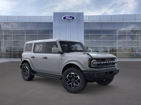 New 2026 Ford Bronco Outer Banks image 7