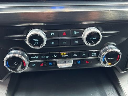 Used 2025 Ford F350 Lariat w/ Black Appearance Package image 21