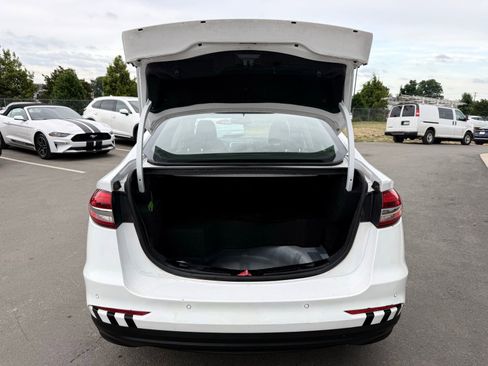 Used 2020 Ford Fusion SE FWD image 36