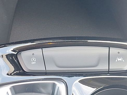 New 2026 Chevrolet Trax LT w/ Driver Confidence Package image 32