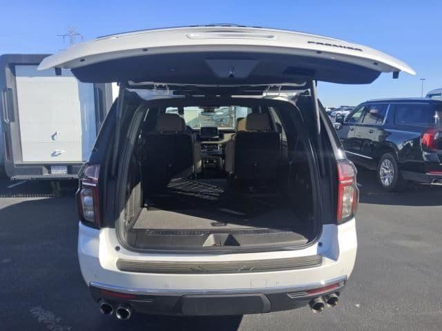 Used 2024 Chevrolet Tahoe Premier w/ Premium Package 2 AWD/4WD image 6