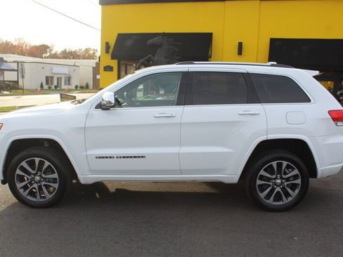 Used 2017 Jeep Grand Cherokee Overland AWD/4WD image 23