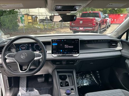 Used 2025 Volkswagen Tiguan S w/ 18" Wheel Package FWD image 29
