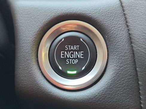 Used 2023 Chevrolet Tahoe Z71 w/ Luxury Package image 16