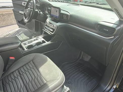 Used 2021 Ford Explorer XLT AWD/4WD image 24