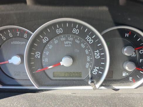 Used 2008 Kia Sorento LX image 23