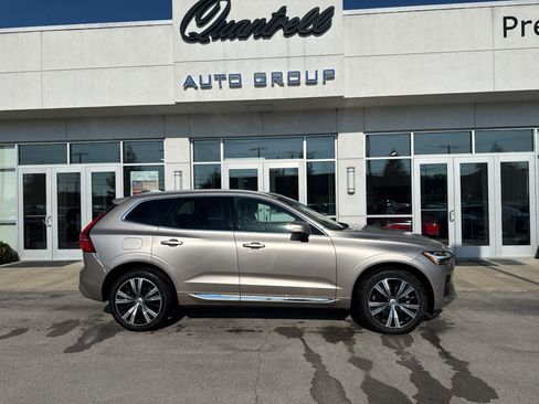 Used 2023 Volvo XC60 B5 Plus w/ Climate Package AWD/4WD image 2