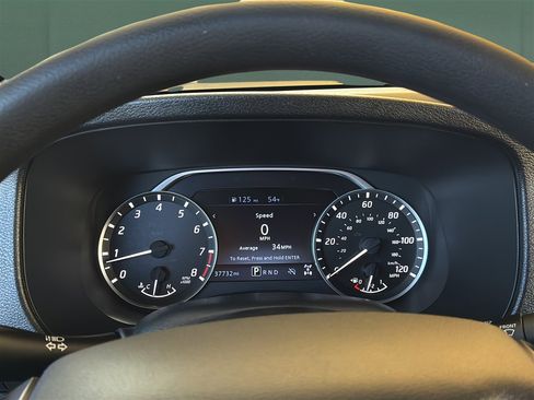 Used 2024 Nissan Frontier SV image 18