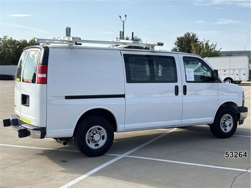 Used 2021 Chevrolet Express 2500 w/ Driver Convenience Package RWD image 2