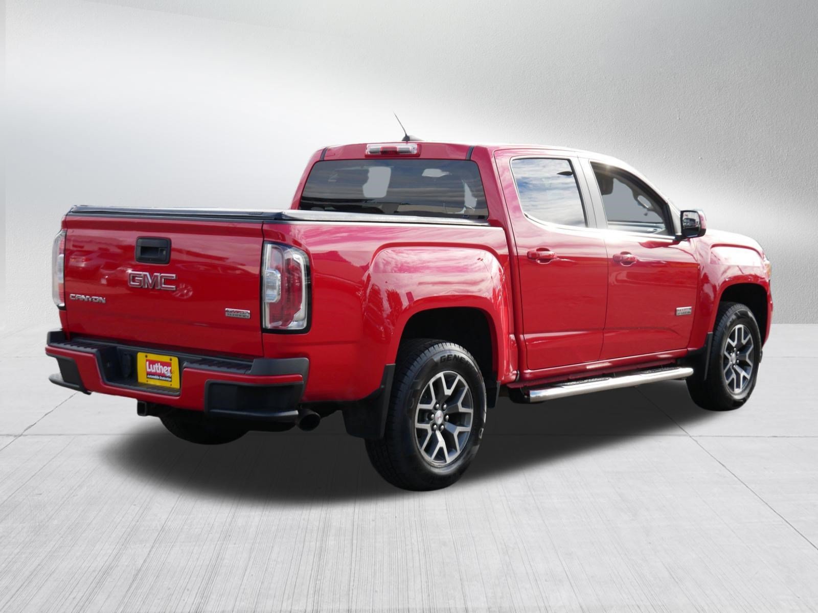 Used 2015 GMC Canyon SLE w/ All-Terrain Package AWD/4WD image 7