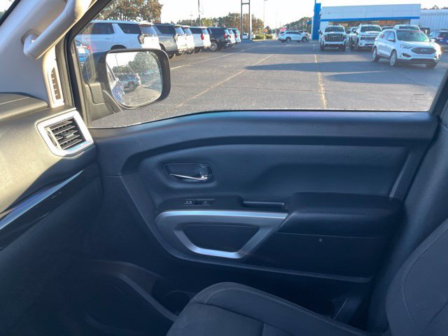Used 2021 Nissan Titan SV w/ SV Convenience Package RWD image 27
