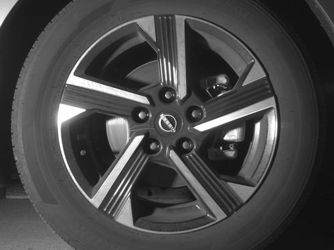 Used 2025 Nissan Sentra SV FWD image 13