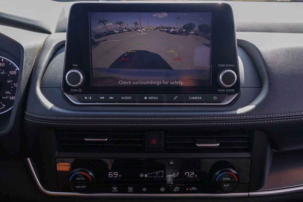 Used 2024 Nissan Rogue SV FWD image 30