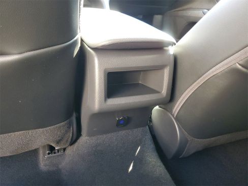 Used 2022 Toyota Camry SE image 12