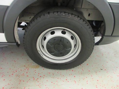 Used 2018 Ford Transit 250 130 Medium Roof RWD image 7