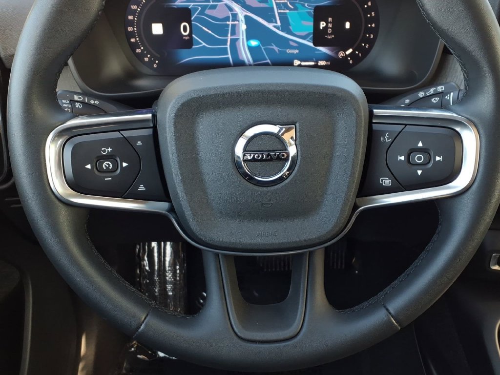 Certified 2024 Volvo XC40 B5 Plus w/ Protection Package Premier AWD/4WD image 12