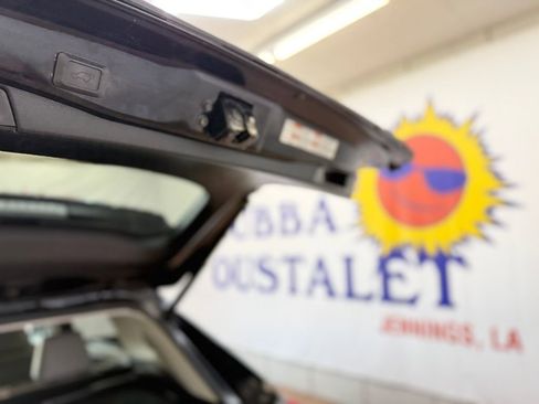 Used 2019 Toyota RAV4 XLE Premium image 21