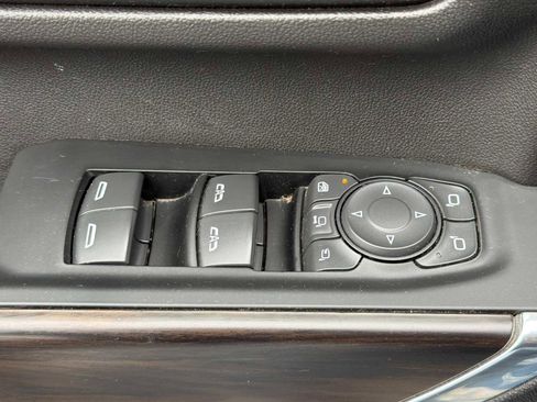 Used 2023 GMC Sierra 3500 SLT w/ SLT Premium Package image 18