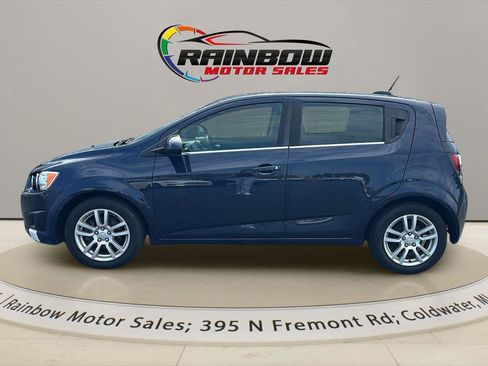 Used 2016 Chevrolet Sonic LT w/ Fun and Sun Package FWD image 4