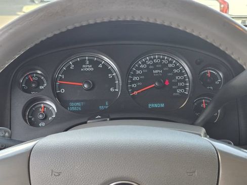 Used 2011 Chevrolet Suburban LT RWD image 12