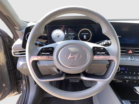 Used 2024 Hyundai Elantra SEL image 14