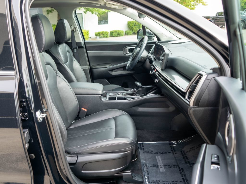 Certified 2025 Kia Sorento S w/ Panoramic Sunroof Package AWD/4WD image 10
