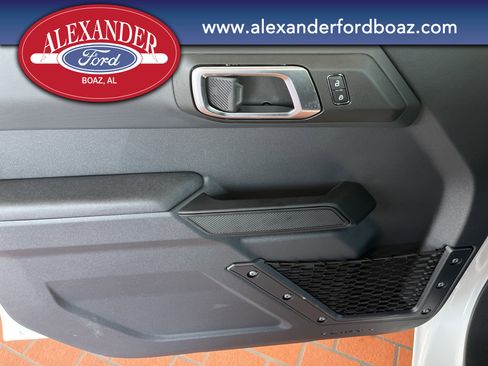 New 2025 Ford Bronco 4-Door image 9