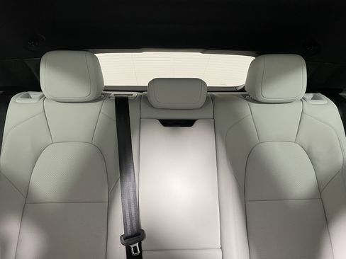 New 2025 Porsche Macan Electric image 16