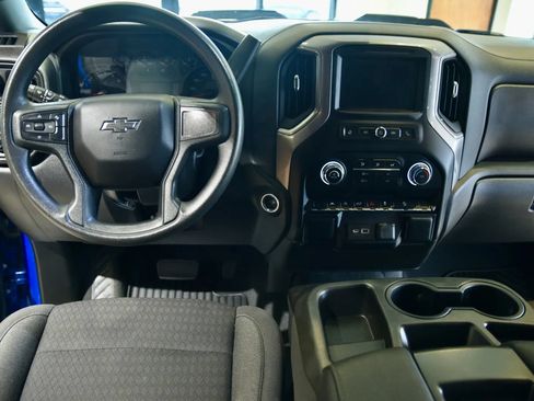 Used 2022 Chevrolet Silverado 1500 Custom Trail Boss AWD/4WD image 15