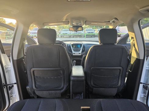 Used 2017 Chevrolet Equinox LS image 21