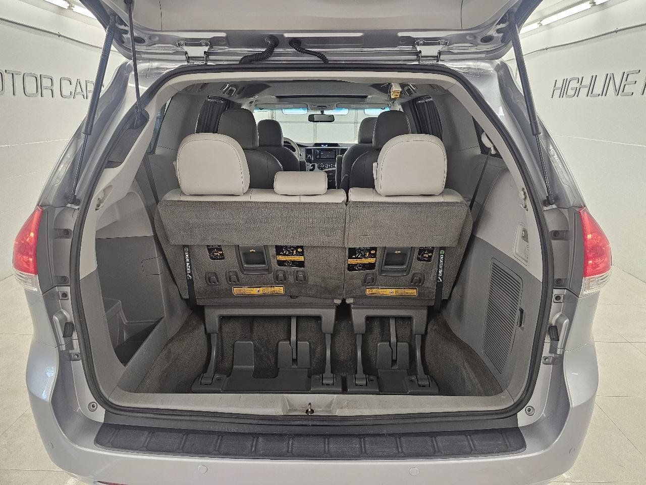 Used 2014 Toyota Sienna XLE AWD/4WD image 8