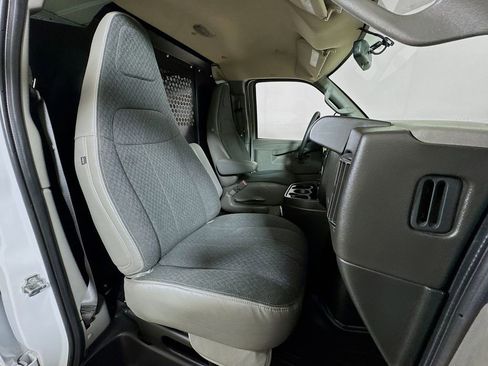 Used 2024 GMC Savana 2500 w/ Driver Convenience Package RWD image 21