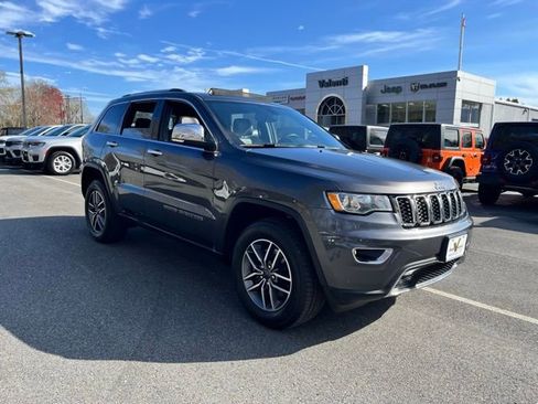 Used 2021 Jeep Grand Cherokee Limited w/ Sun & Sound Group AWD/4WD image 4