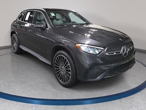 Used 2026 Mercedes-Benz GLC 300 4MATIC image 4